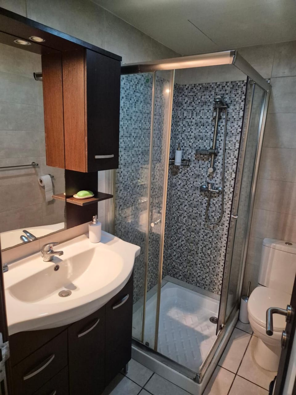 Shower, Bathroom, towels