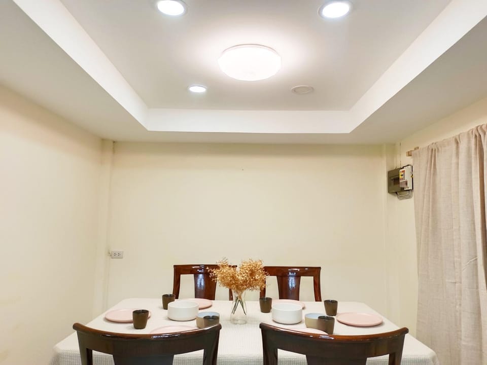 Retreat House 81 - BTS Onnut House in Bangkok