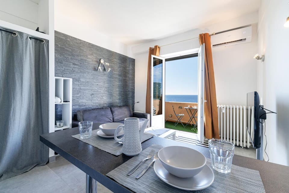 TV and multimedia, Balcony/Terrace, Living room, Dining area