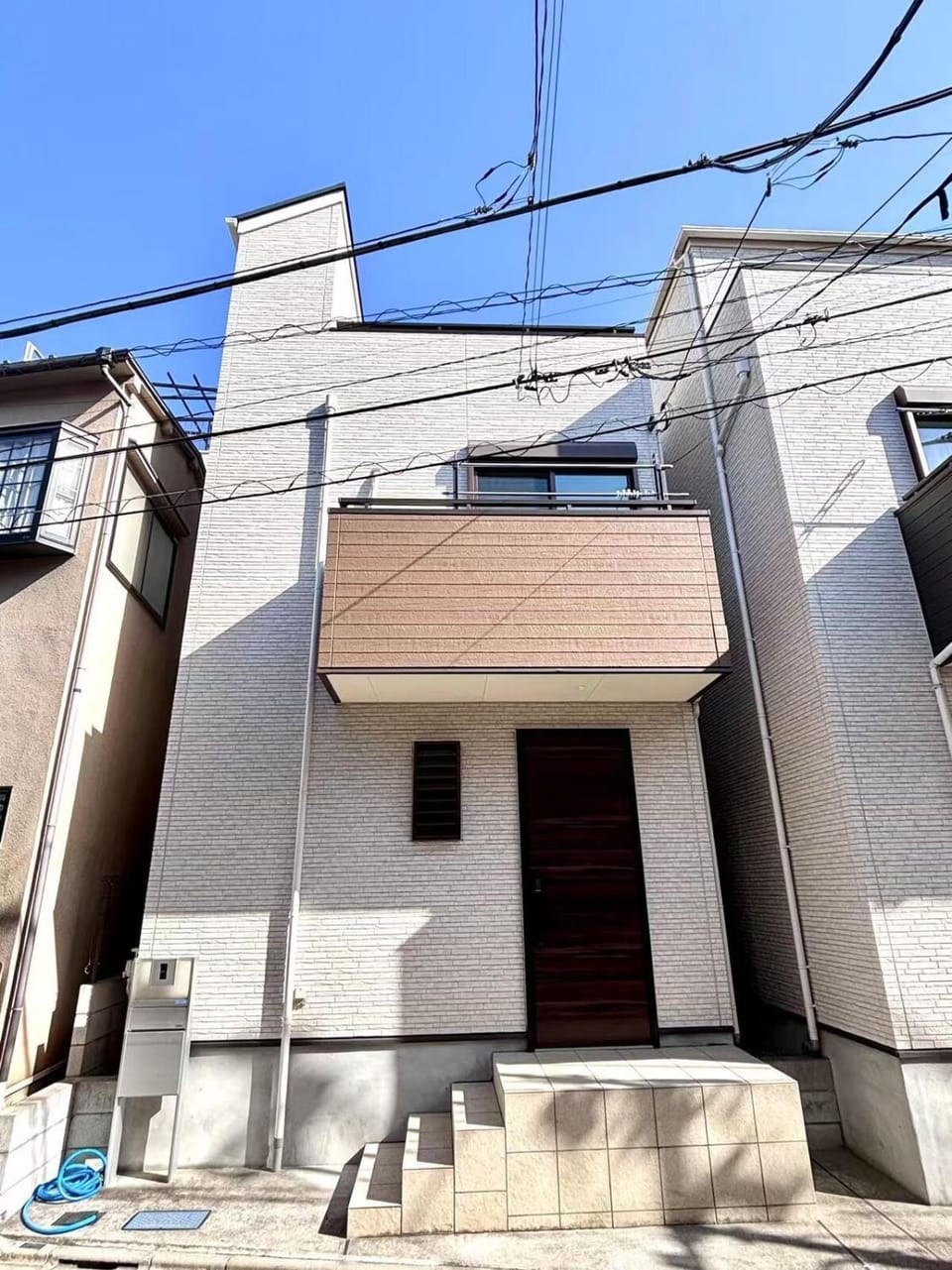 Property building, Day