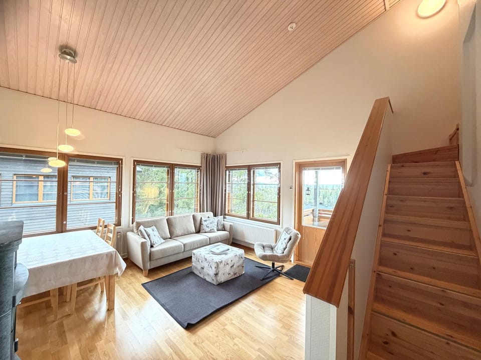Ruka Center Chalet 3B4 - Ski-In Ski-Out - All services nearby - AC - Fireplace - Wifi - Own parking place Apartment in Lapland