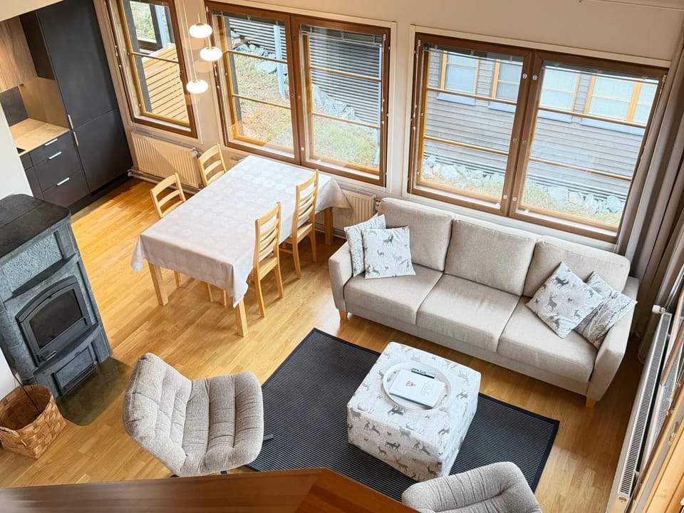 Ruka Center Chalet 3B4 - Ski-In Ski-Out - All services nearby - AC - Fireplace - Wifi - Own parking place Apartment in Lapland