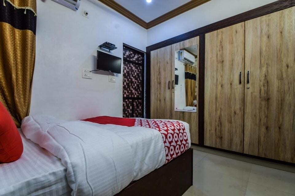 HOTEL CLEAR SKY NEAR CA CIRCLE sec -14 BY hotel amrapali Hotel in Udaipur