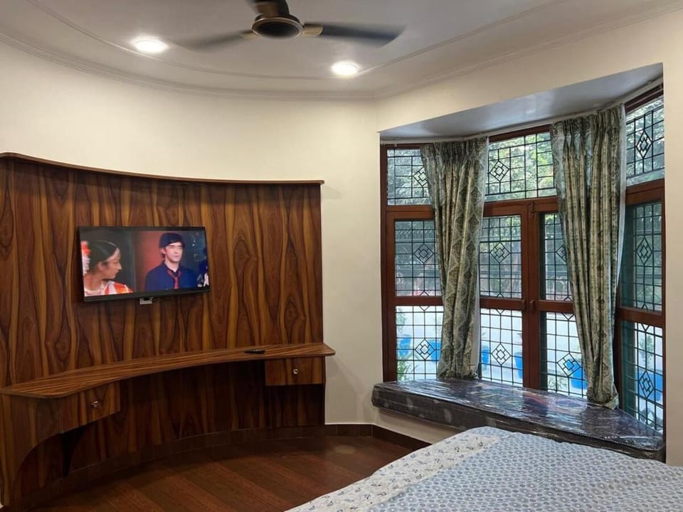 Great Location - 2 BHK Modern Villa with Peaceful Vibes Villa in Uttar Pradesh