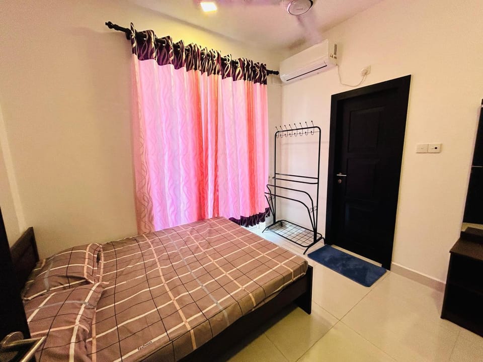 Bed, Photo of the whole room, Bedroom, wardrobe, air conditioner