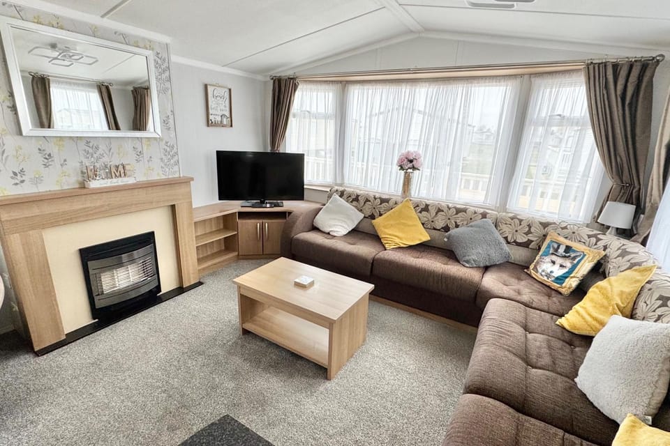StaticHome-Sleeps6-Lakeview-Balcony-Parking-PetsOK House in England