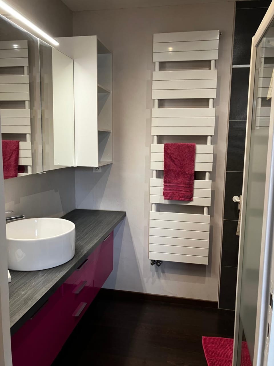 Toilet, Bathroom, towels