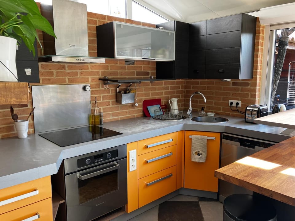 Kitchen or kitchenette