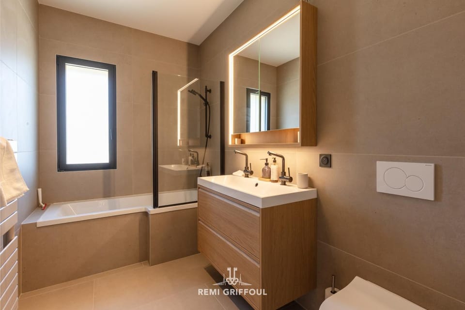 L'Élégance 115 m 4 2 guests Design & Nature House in Honfleur