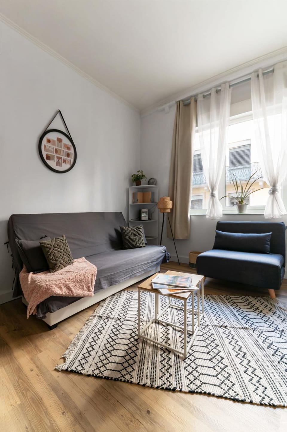 Living room, Seating area