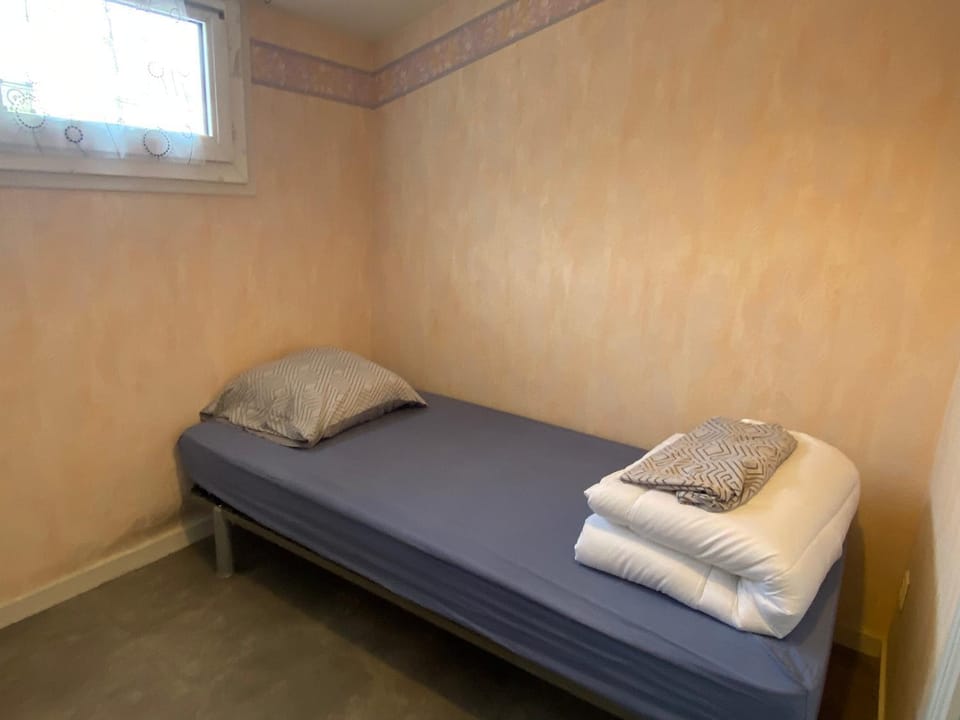 Appartement entier proche gare avec parking Apartment in Besançon