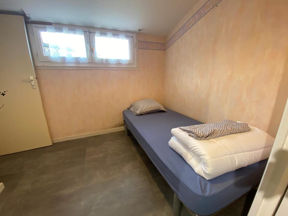 Appartement entier proche gare avec parking Apartment in Besançon