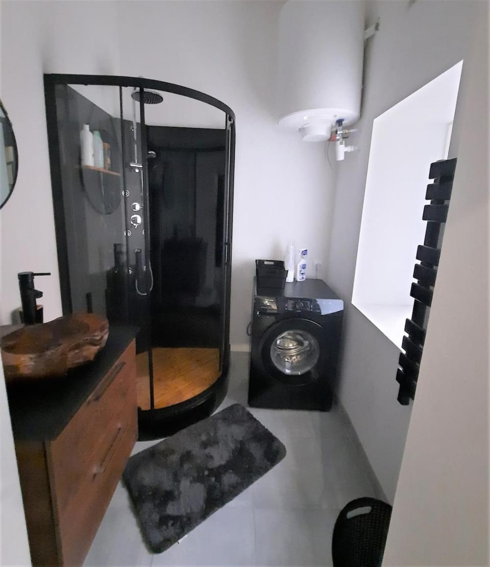 Le Cosy Chic & Confort - Hypercentre parking Wifi Apartment in Auvergne-Rhône-Alpes