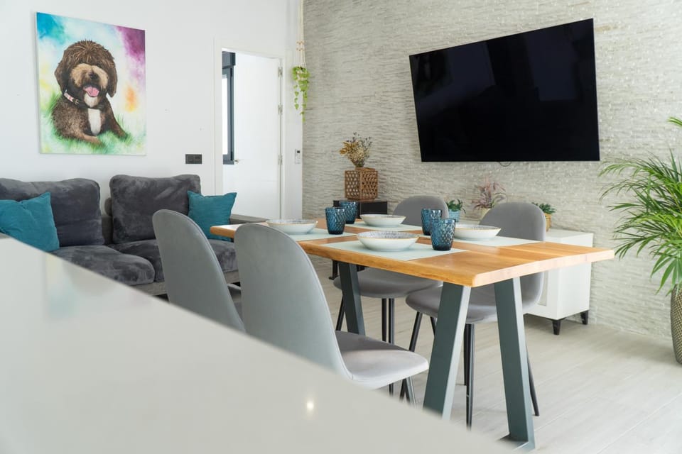 Communal lounge/ TV room