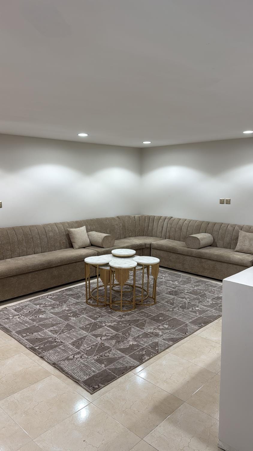 شقة مميزة مكونه من غرفة نوم وصاله جلوس ومطبخ مختصر ودورة مياة Apartment in Saudi Arabia