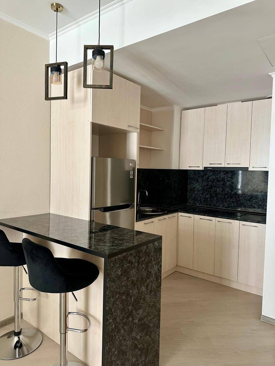 Kitchen or kitchenette, Dining area, stove
