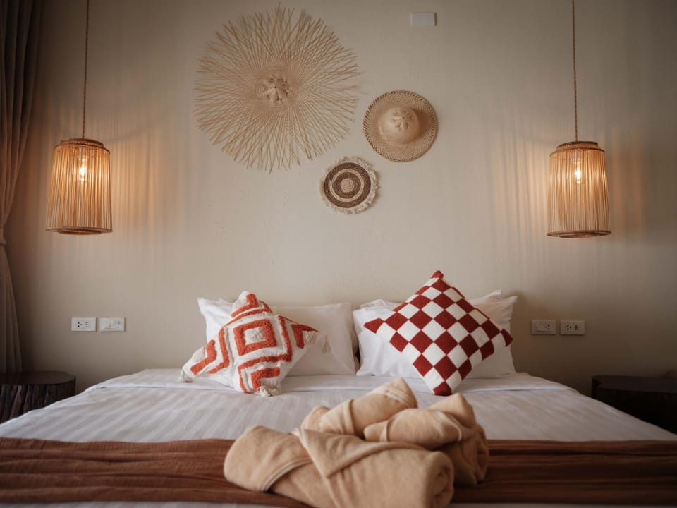 Bed, Bedroom, towels