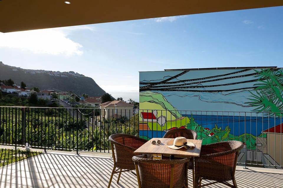 View (from property/room), Balcony/Terrace, Dining area