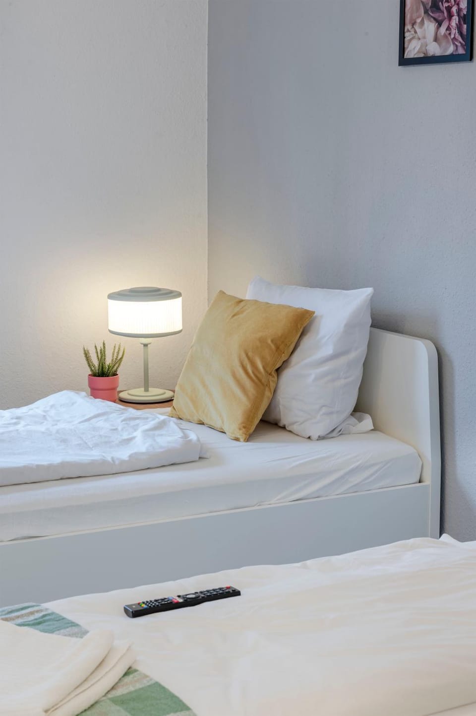 SpaceStays Blue Raspberry Apartment in Essen