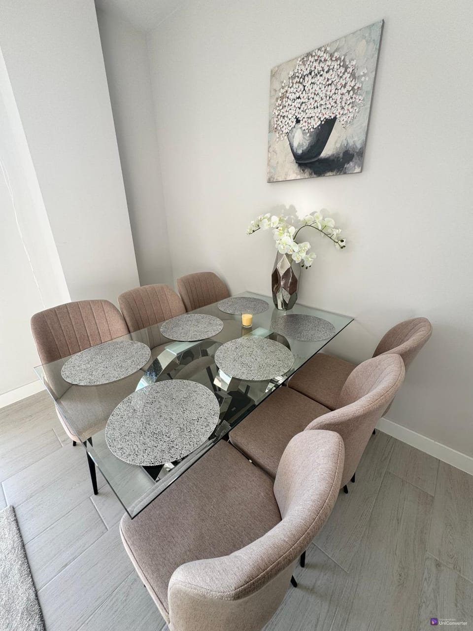 Seating area, Dining area