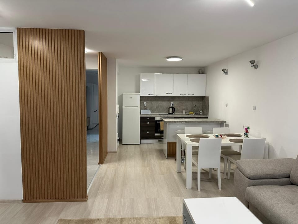 Kitchen or kitchenette, Living room, Seating area, Dining area, minibar, oven, stove