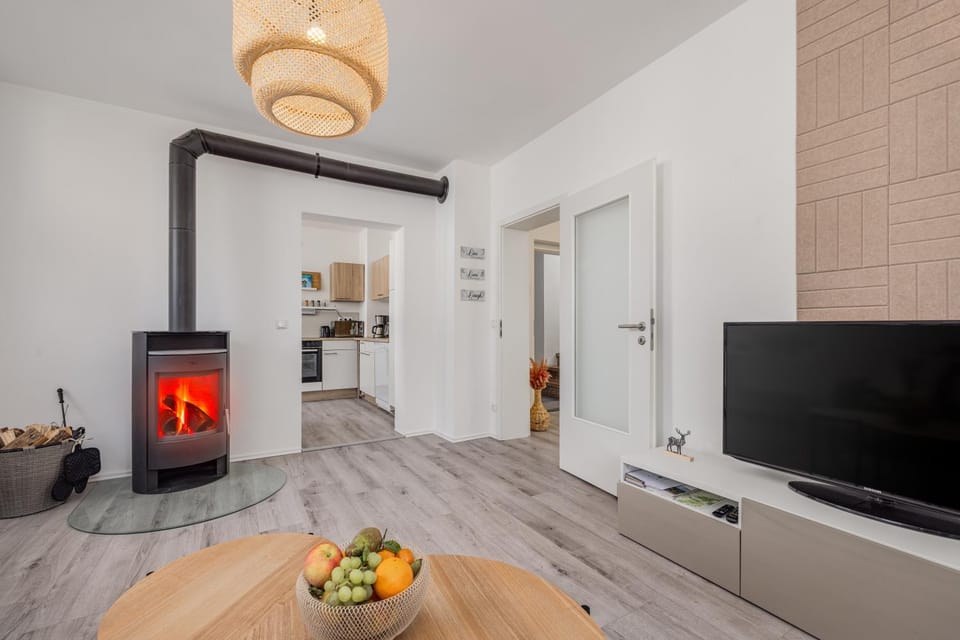 TV and multimedia, Living room, fireplace, fireplace