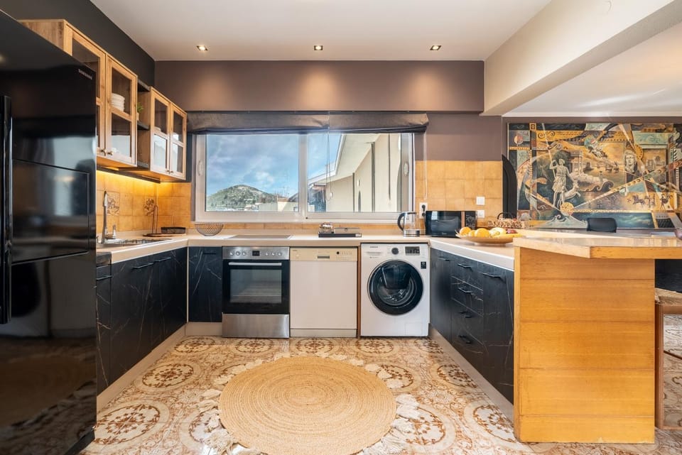 Kitchen or kitchenette, Living room