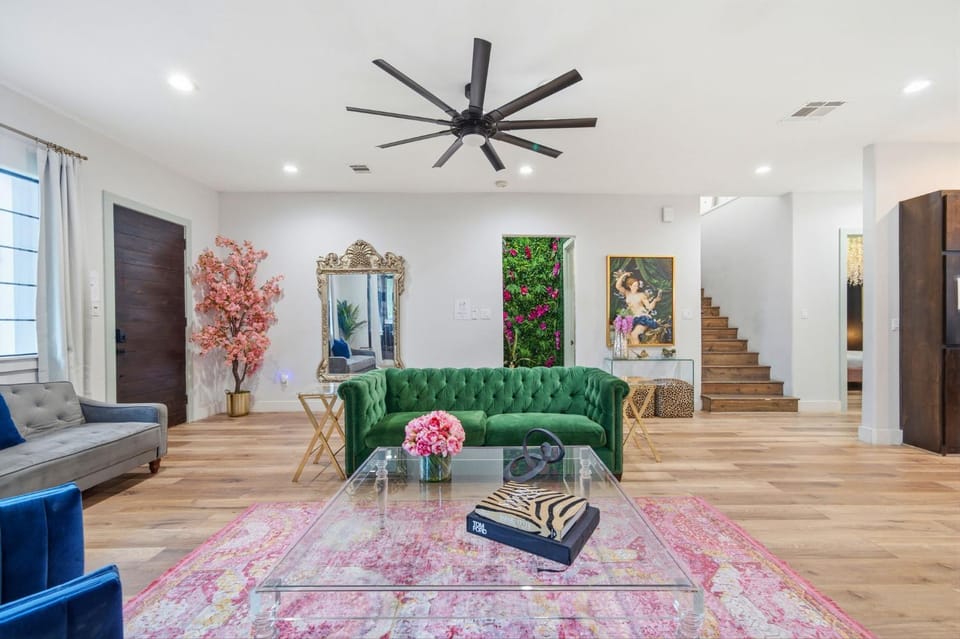 Living room, Photo of the whole room, Seating area