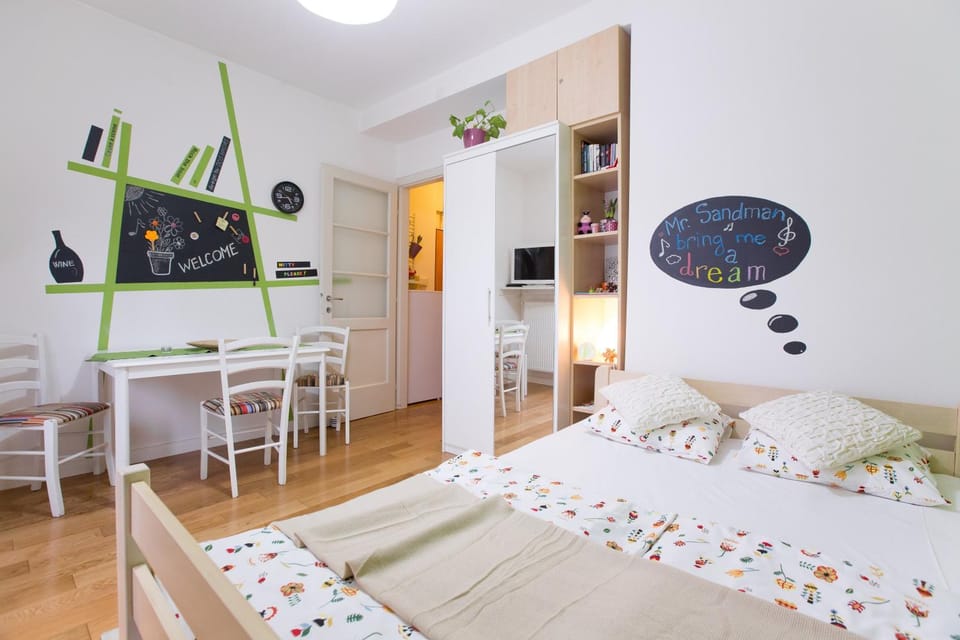 Living room, Dining area, Bedroom