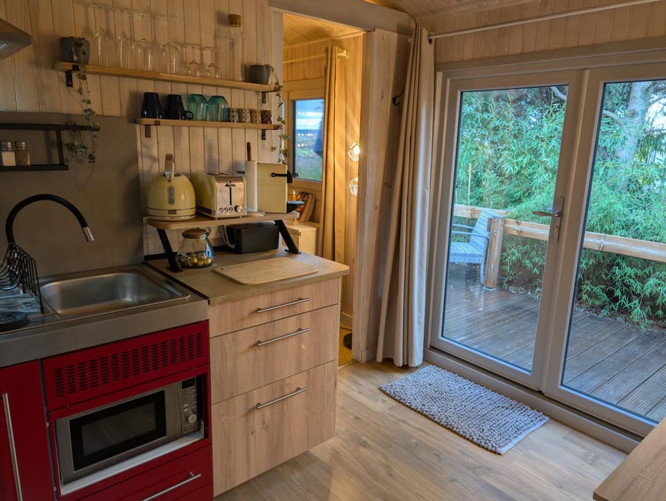 Kitchen or kitchenette, Dining area, Garden view