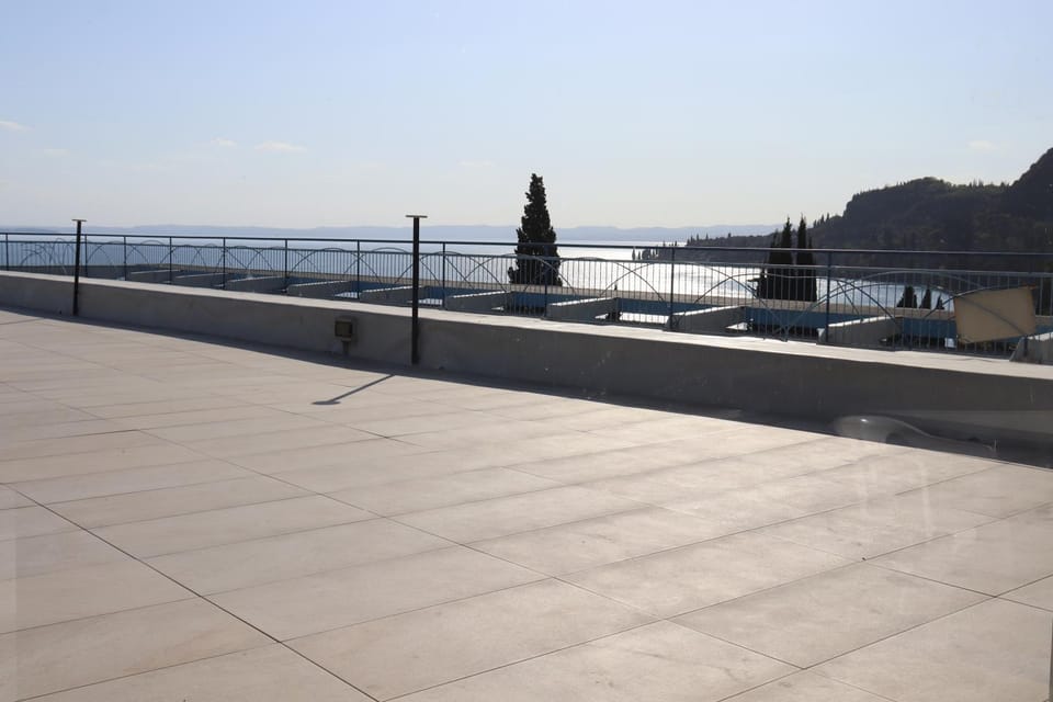 Monika Holiday 5 Lake Garden Apartment in Garda