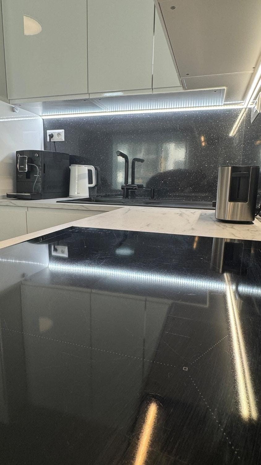 Coffee/tea facilities, Kitchen or kitchenette, oven, pet friendly, stove, toaster