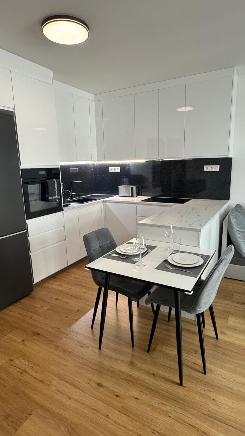Kitchen or kitchenette, Dining area, pet friendly, stove