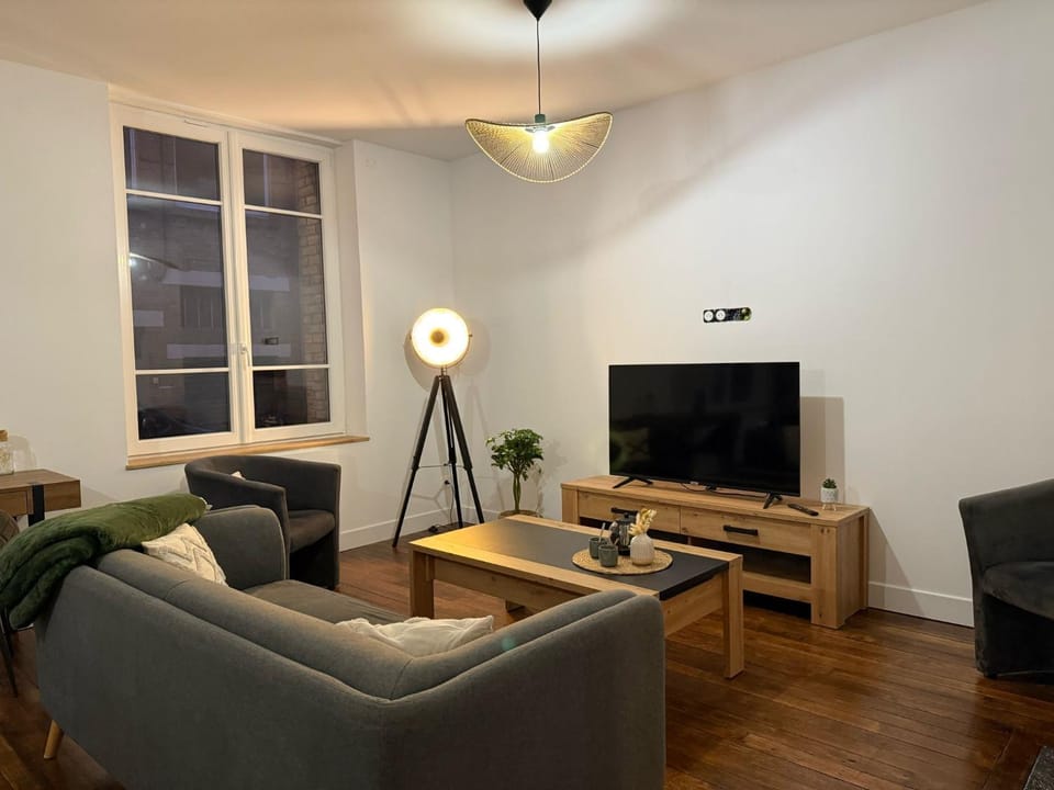 Communal lounge/ TV room, TV and multimedia, Living room