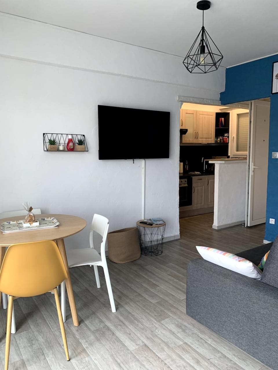 TV and multimedia, Dining area