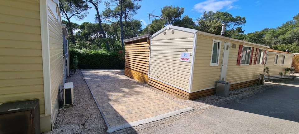 Blue Wave Mobile Home Two Apartment in Biograd na Moru