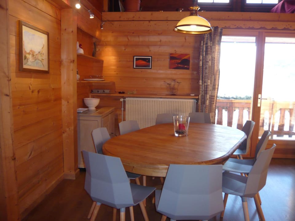 appartement dans chalet jardin et jacuzzi Apartment in La Clusaz