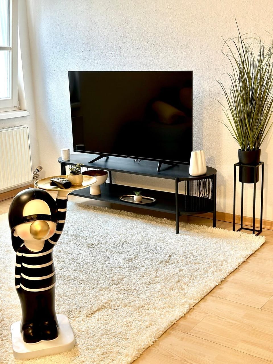 TV and multimedia, Living room, Evening entertainment