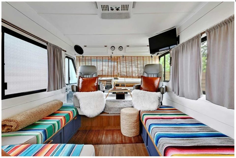 Communal lounge/ TV room, TV and multimedia, Seating area