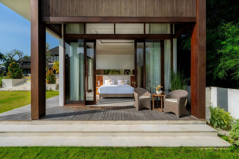 Spring, Day, Garden, View (from property/room), Balcony/Terrace, Balcony/Terrace, Living room, Photo of the whole room, Seating area, Bedroom, Garden view