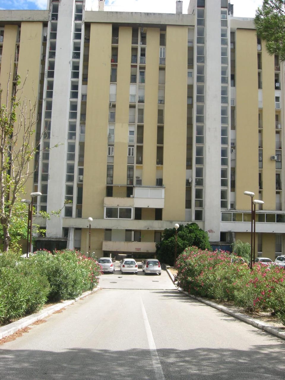 Nearby landmark, Location