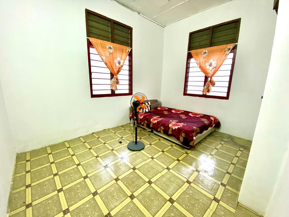MY Gunong Homestay Budget House in Malaysia
