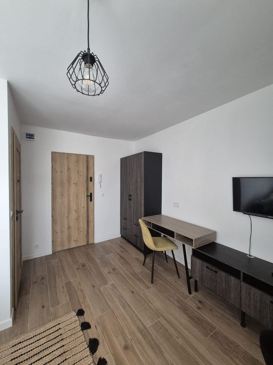 TV and multimedia, wardrobe