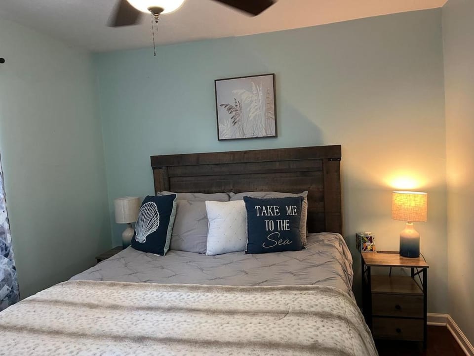 Bed, Bedroom