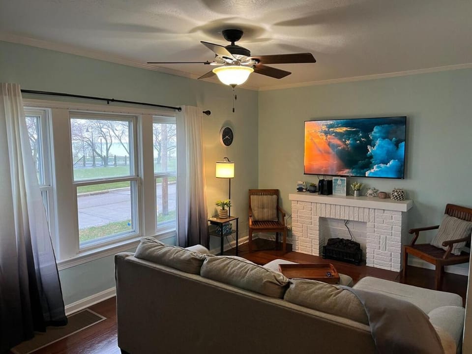TV and multimedia, Living room, fireplace