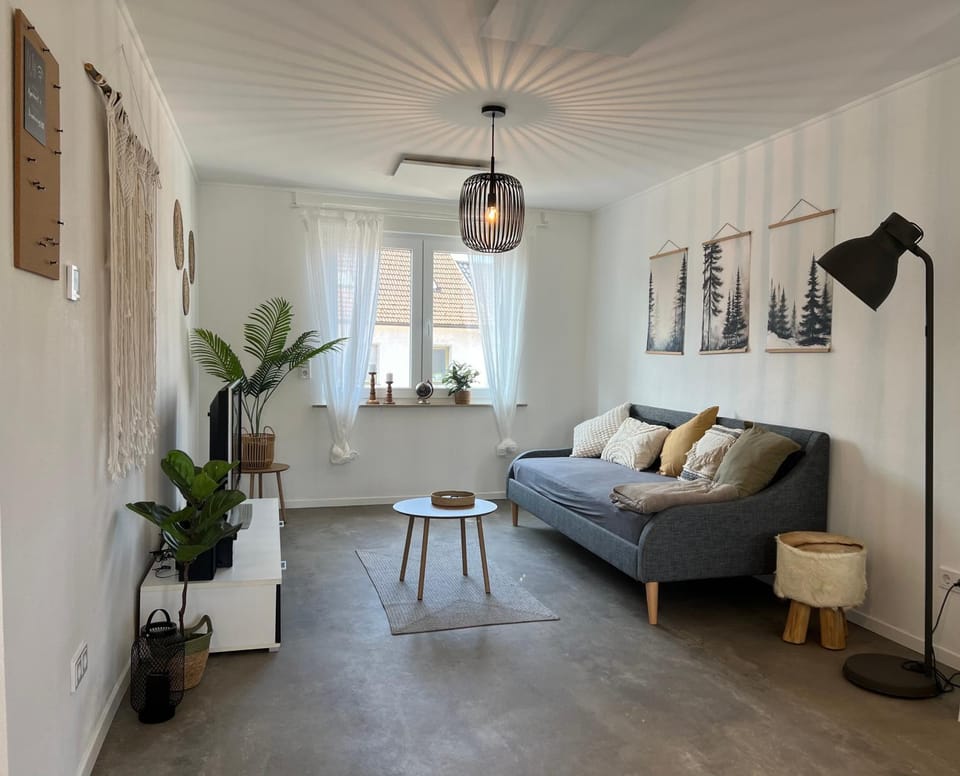 Bed, Living room, Photo of the whole room, Seating area