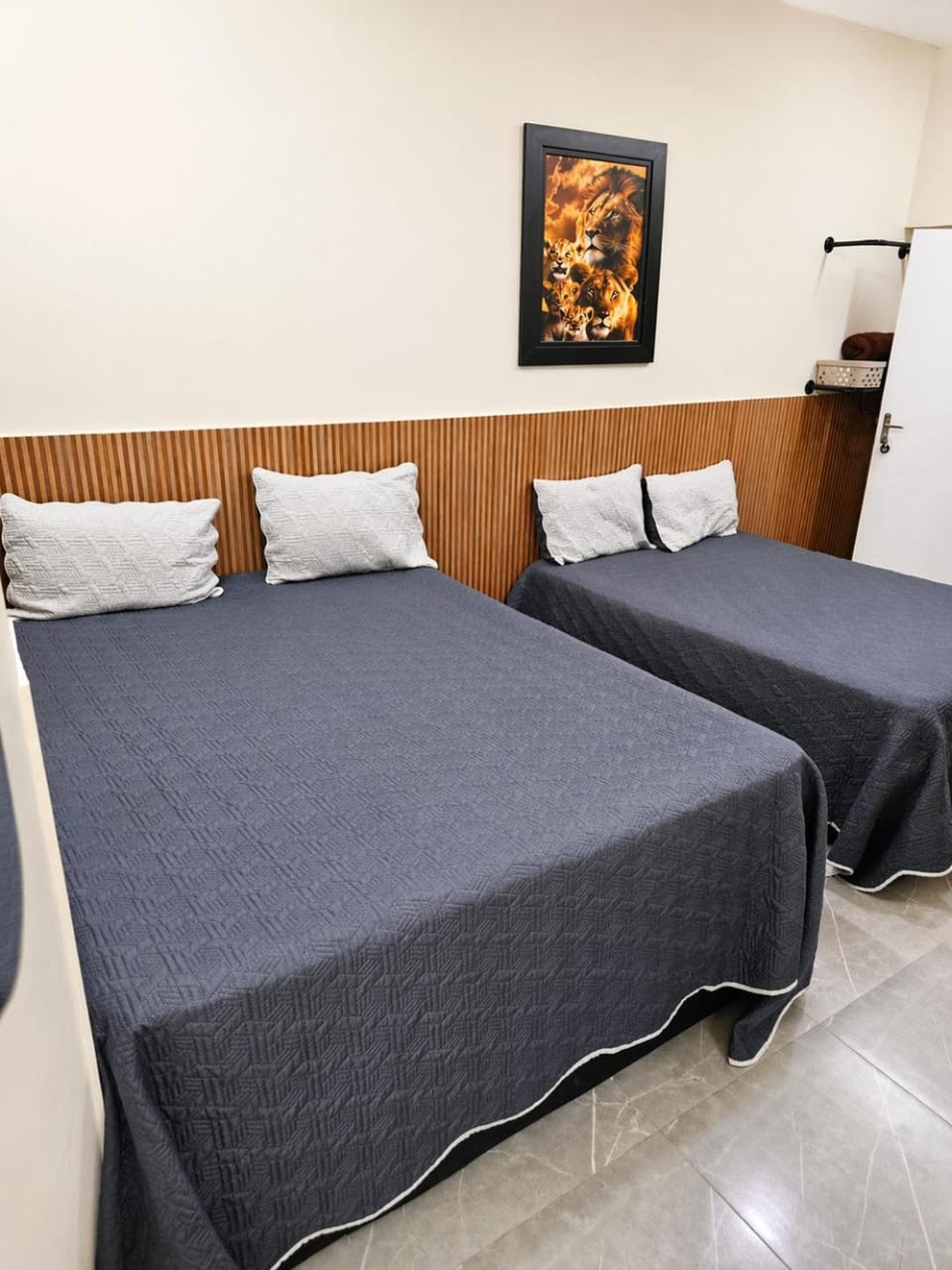 IMPERIAL BEACH ENSEADA 500 Metros Praia Enseada Gjá Av Professor João Batista Julião x Antonio Del Nero Enseadas jardim Virgínia Bairro Nobre Bed and Breakfast in State of São Paulo