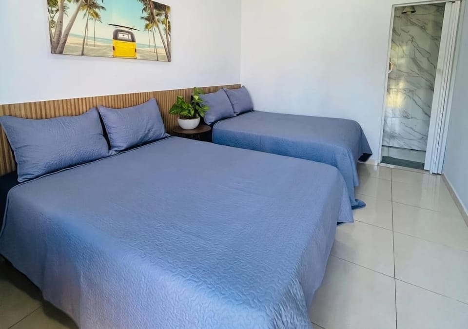 IMPERIAL BEACH ENSEADA 500 Metros Praia Enseada Gjá Av Professor João Batista Julião x Antonio Del Nero Enseadas jardim Virgínia Bairro Nobre Bed and Breakfast in State of São Paulo