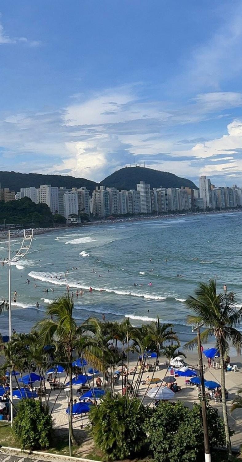 Guarujá, Asturias, 200 mts da praia Apartment in State of São Paulo