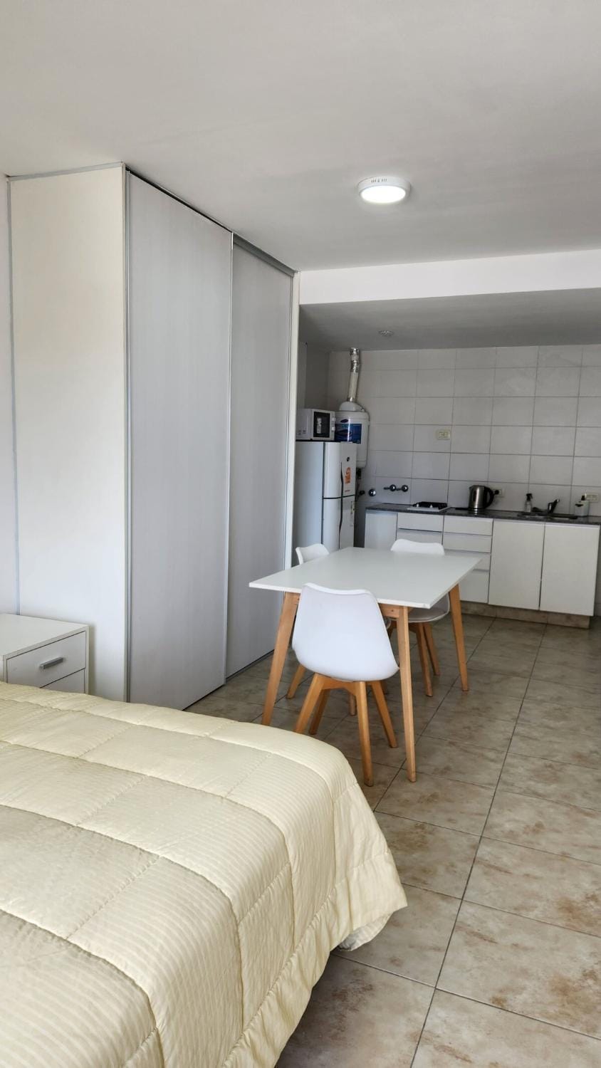 Bed, Kitchen or kitchenette, Photo of the whole room, Dining area, Bedroom